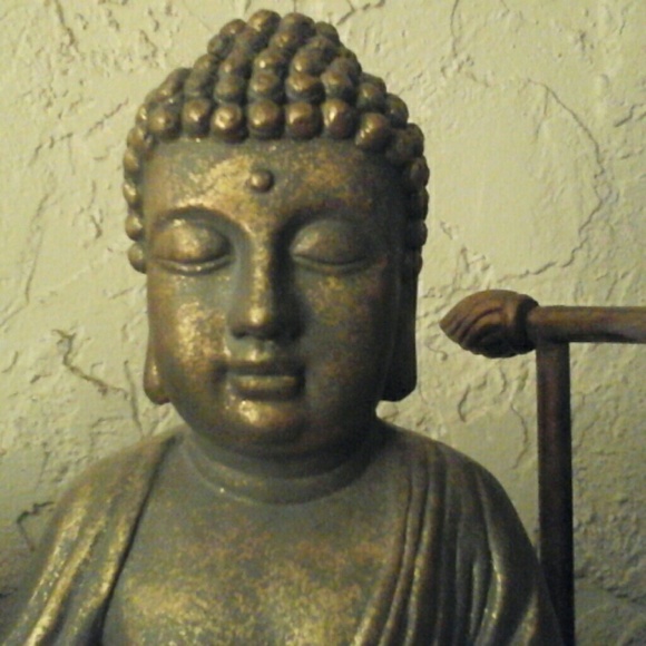 Profile Picture of Barbara Shapiro (@bmacaluso46) on Poshmark