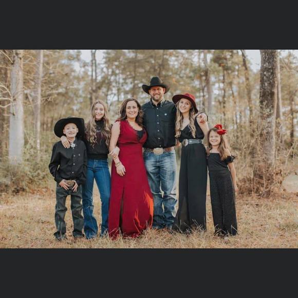 Profile Picture of Kaylee Schultz (@kdawgg305) on Poshmark