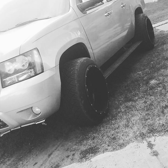 Profile Picture of Giovis Avila (@giovisavila) on Poshmark