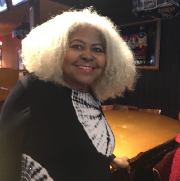 Profile Picture of Karla Mcclain (@karlamac1954) on Poshmark
