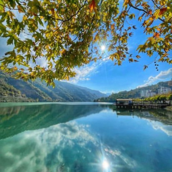 Profile Picture of Elisa Iamsu (@elisaiamsu) on Poshmark