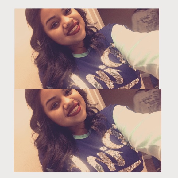 Profile Picture of Noeli Zepeda (@noeli_z) on Poshmark