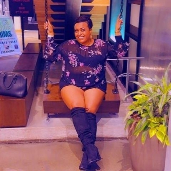 Profile Picture of Antonia Reid (@antreid29) on Poshmark