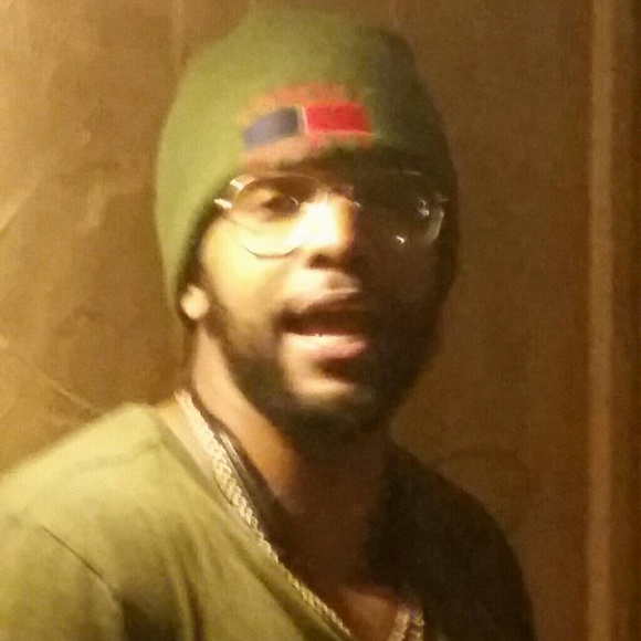 Profile Picture of Marquise Gladney (@mgladney) on Poshmark