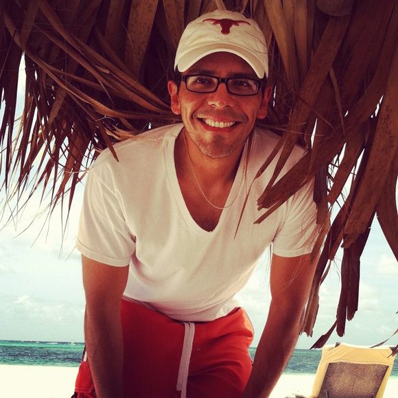 Profile Picture of Mauricio Escobar (@mauricioishere) on Poshmark