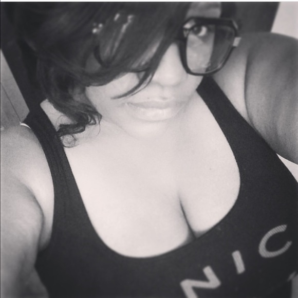 Profile Picture of Shelly Strickland (@sstricklane) on Poshmark