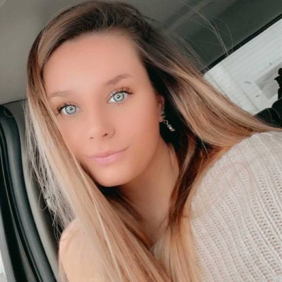 Profile Picture of Bridget Beahn (@bridgetbeahn3) on Poshmark