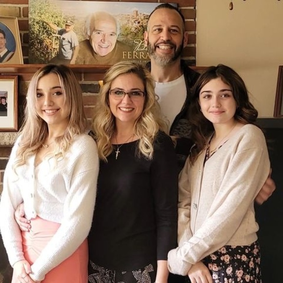 Profile Picture of Heather Ferrante (@heatherferrante) on Poshmark