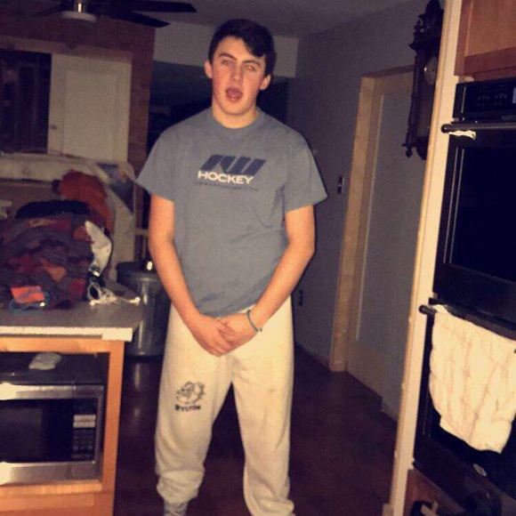 Profile Picture of Devin Reid (@devinr81) on Poshmark