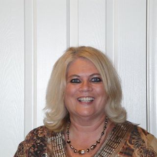 Profile Picture of Kym Scharff Skinner (@kym.scharffskinner) on Facebook