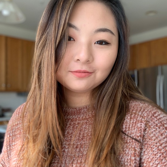 Profile Photo of Christina Kim (@ckimbozz) on Poshmark