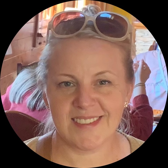 Profile Picture of Anna Jurakulov (@ajurakulov) on Poshmark