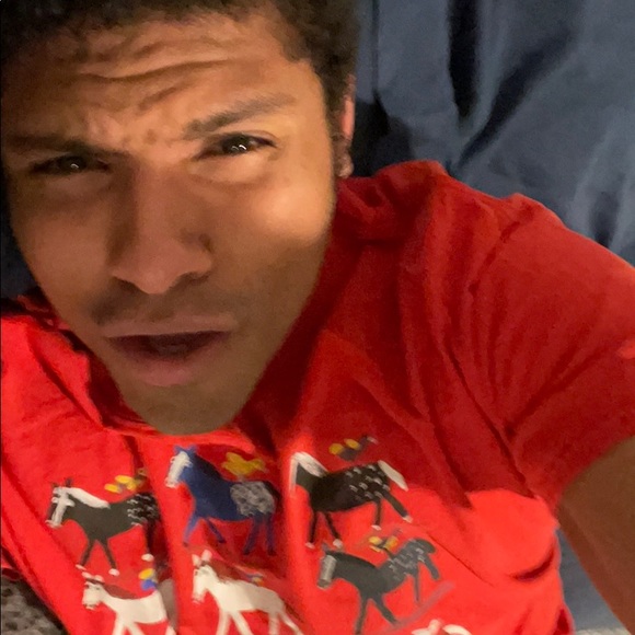 Profile Picture of Julian Verdugo (@julianverdugo) on Poshmark