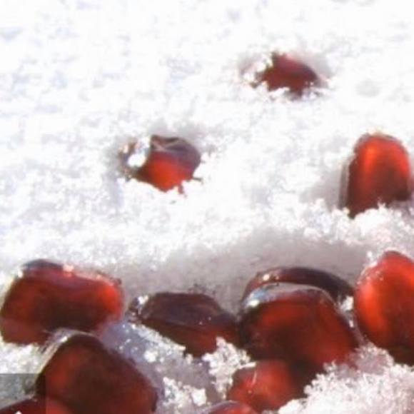 Profile Picture of Roobina Ohanian (@roobinaohanian) on Poshmark