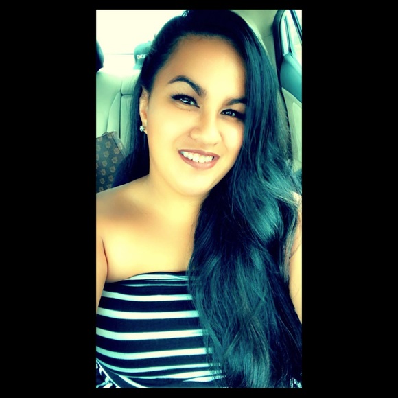 Profile Picture of Cecilia Meyer-leanio (@mckt90) on Poshmark