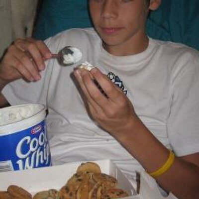 Profile Picture of Tommy Aker (@Pencalma) on Twitter