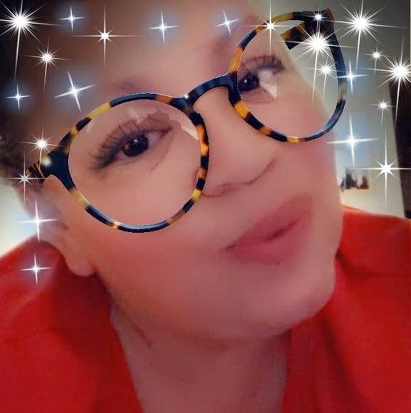 Claudia perez Ramirez - Poshmark Profile Picture of Claudia perez Ramirez (@ramirezpclaudia) on Poshmark