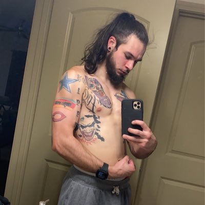 Profile Picture of Yung Drew (@AndrewVillarr14) on Twitter