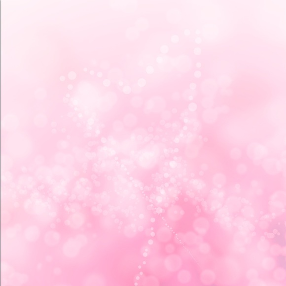 Profile Picture of Eva Phaneuf (@eva1447) on Poshmark