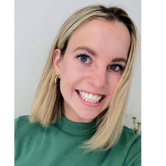 Profile Picture of Kristen Travers (@kristentrave897) on Poshmark