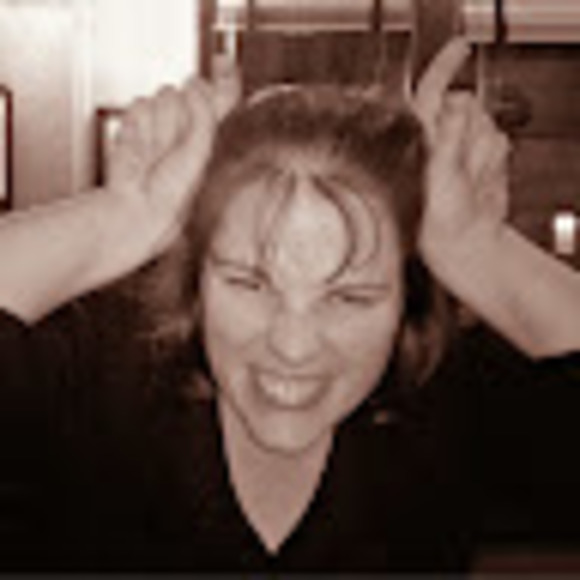 Profile Picture of Erika Slaby (@erikaslaby) on Poshmark