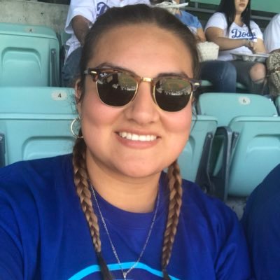 Profile Picture of Elizabeth (@ladodgersgirl) on Twitter