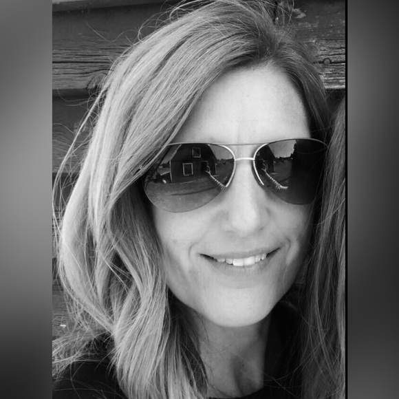 Profile Picture of Christin Hasselbring (@cmhasselbring) on Poshmark