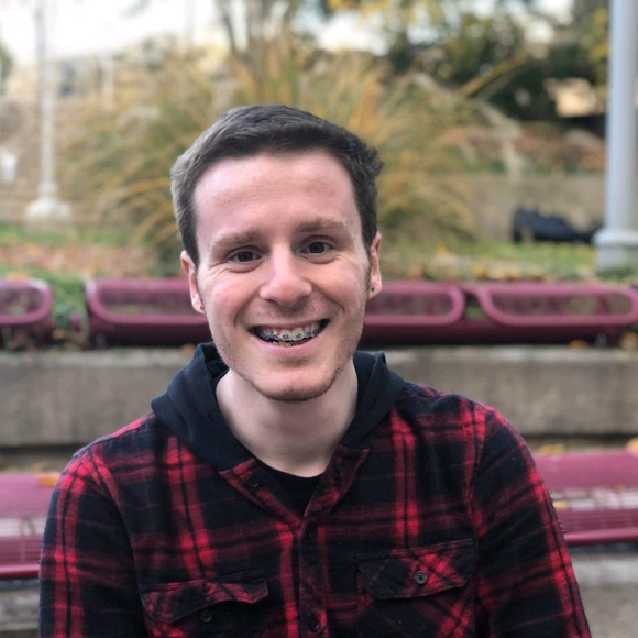 Profile Picture of Zack Sieff (@crayonezies) on Poshmark