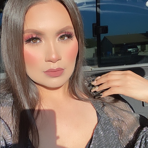 Profile Picture of Vanessa Ortega (@vortega8084) on Poshmark