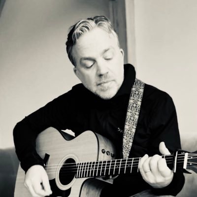 Profile Picture of Chris Home (@chrishomesongs) on Twitter