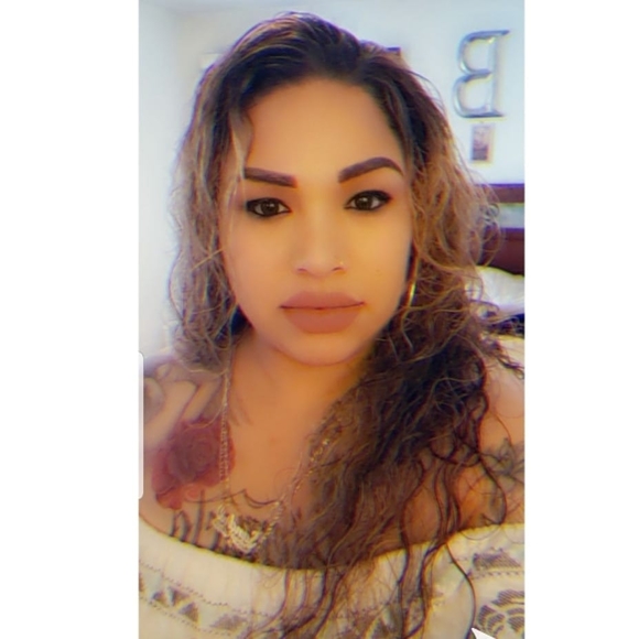 Profile Picture of Sandra Birrueta ceja (@sandra4151) on Poshmark