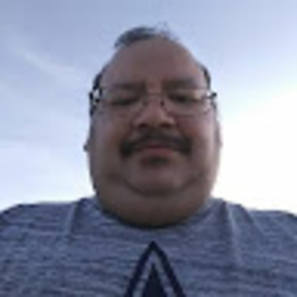 Profile Picture of Gilbert Pena (@gilp196) on Poshmark