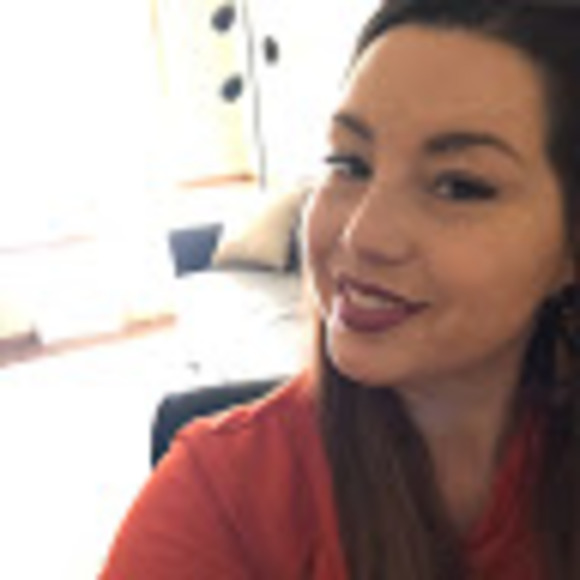 Profile Picture of Sarah Cercone (@sarahebcercone) on Poshmark