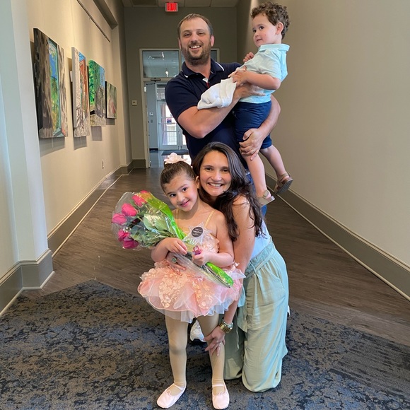 Juliana Dayvolt - Poshmark Profile Picture of Juliana Dayvolt (@julyanaros) on Poshmark