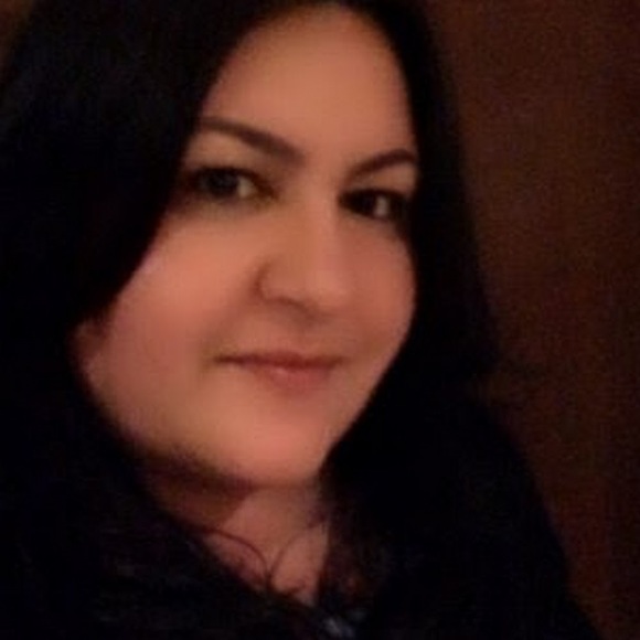 Profile Picture of Maria Amaro (@mariaamaro960) on Poshmark