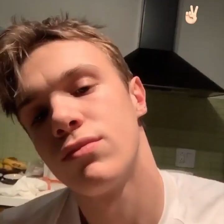 Profile Picture of lorichou.et.lennicho (@lorichou.et.lenni) on Tiktok