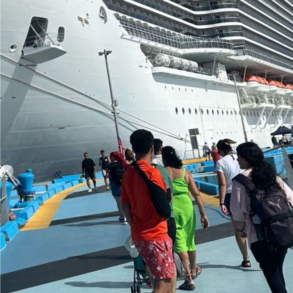 Profile Picture of Kamal Almutawali (@kalmutawali) on Poshmark