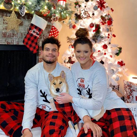 Profile Picture of Ashley Herrell (@ashley8599) on Poshmark