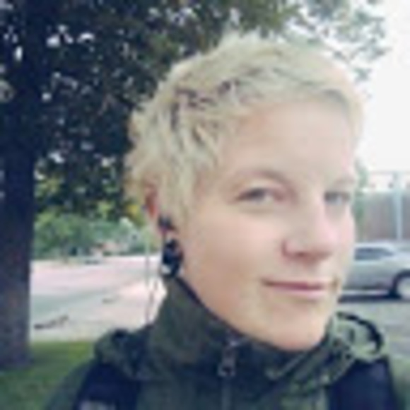 Profile Picture of Shellie rose Smalley (@shelliesrose) on Poshmark