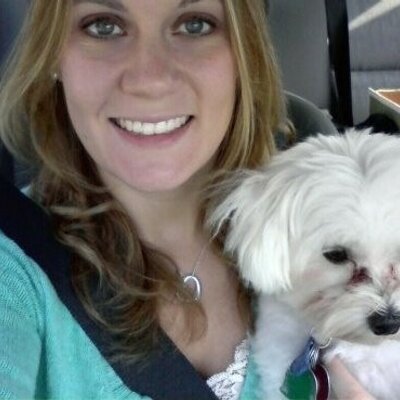 Profile Picture of Lori Stone (@lorrizzleliz) on Twitter
