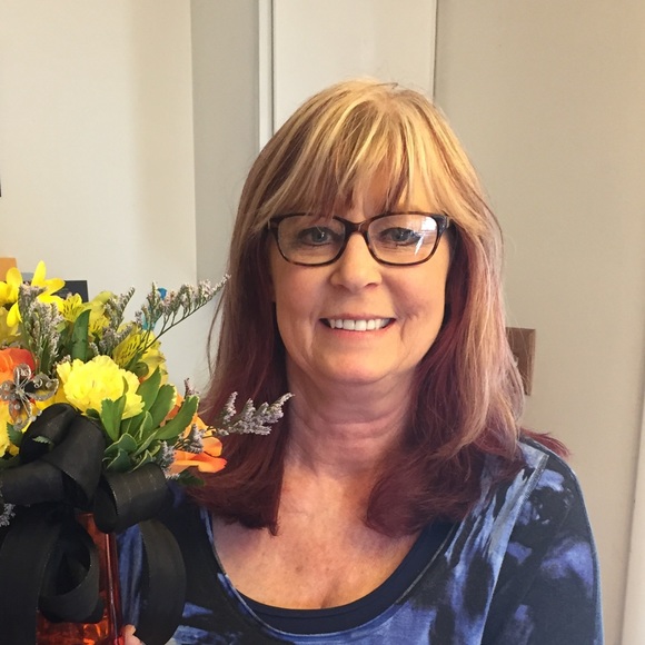 Profile Picture of Lorrie Wilmeth (@mimi5787) on Poshmark