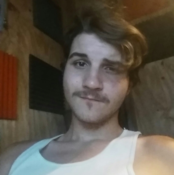 Profile Picture of Jeffery Howell (@jefferyhowel125) on Poshmark