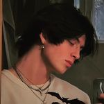 Profile Picture of 𝐷𝑎𝑟𝑦𝑙 𝐷𝑒𝑣𝑒𝑛𝑝𝑜𝑟𝑡 (@da._.ryl_x) on Instagram