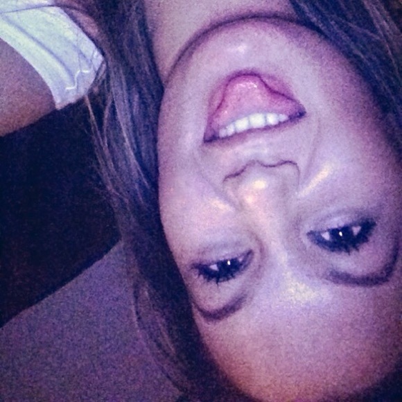 Profile Picture of Marah Graef (@missymarah_) on Poshmark