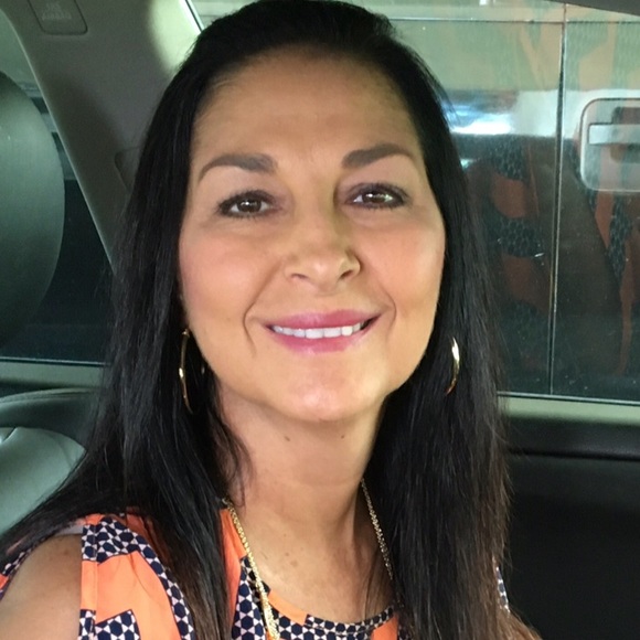 Profile Picture of Kim Braud (@kimbraud) on Poshmark