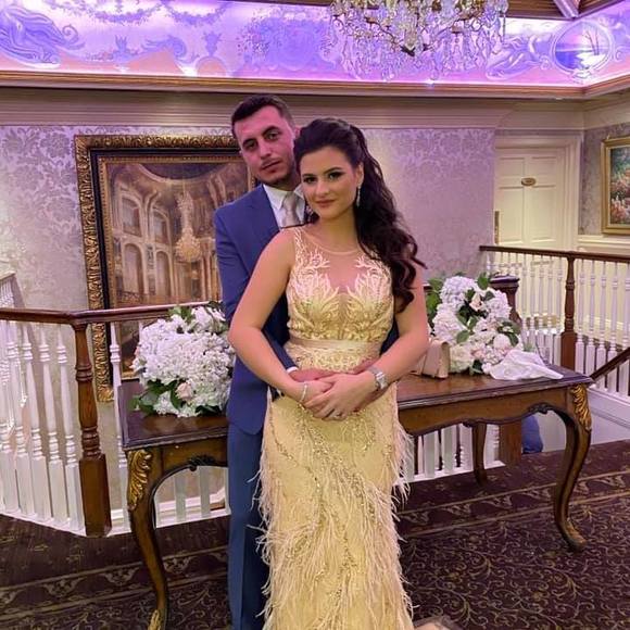 Profile Picture of Robert elizabeta Gjuraj (@bertgjuraj) on Poshmark