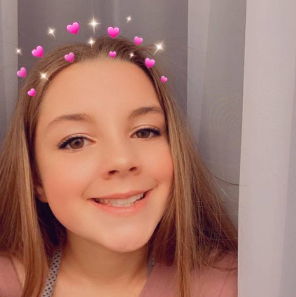 Profile Picture of Olivia Lemmons (@olivialemmons) on Poshmark