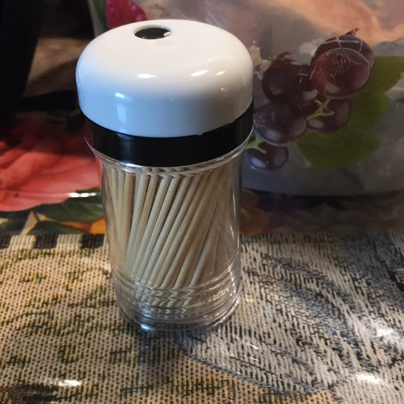 Profile Picture of Norma Rivera (@normamonroy95) on Poshmark