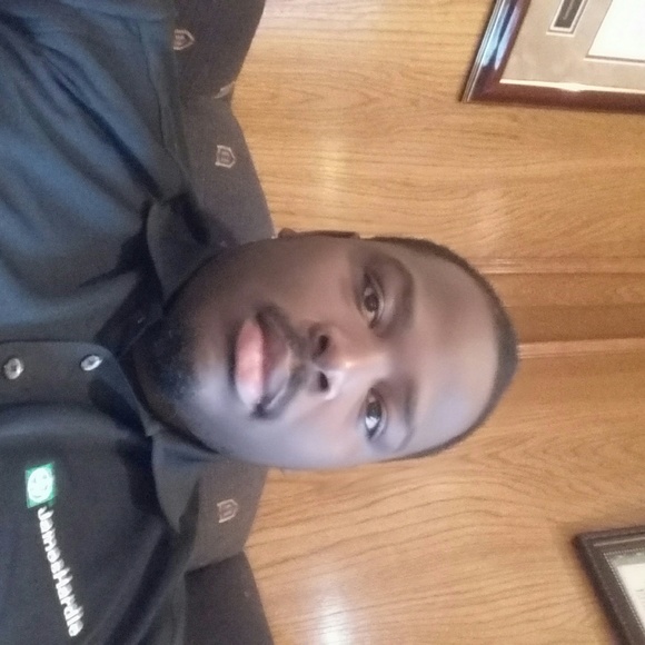 Profile Picture of Reggie Curry (@mrcurry1) on Poshmark