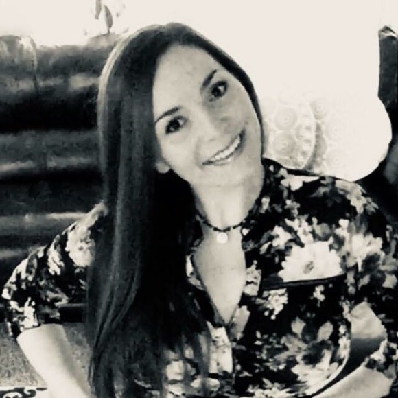 Profile Picture of A Hendricks (@hendricksariana) on Poshmark